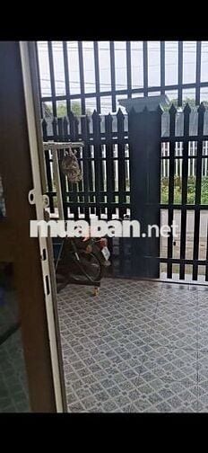 nhà cho thuê nguyên căn 2 phòng1 khách 1 vệ sinh có để xe có máy lạnh