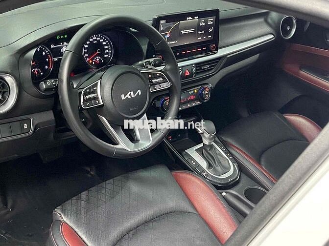Kia K3 Trắng 5 chỗ cũ