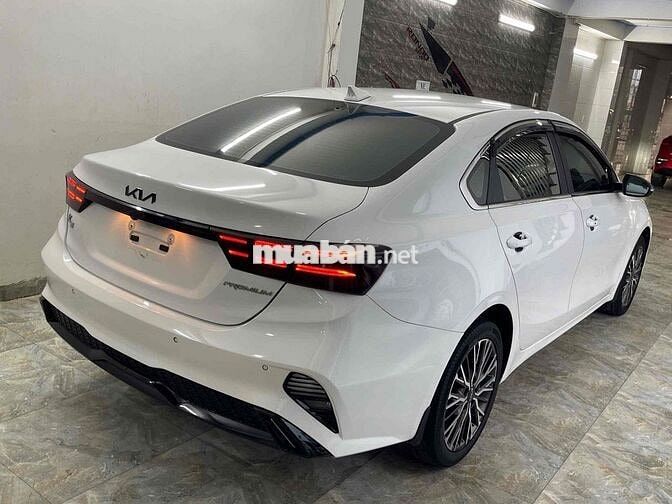 Kia K3 Trắng 5 chỗ cũ