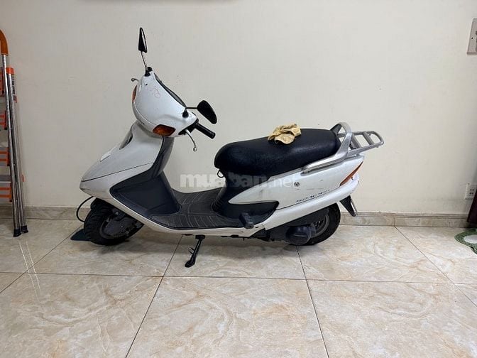 Bán xe honda spacy màu trắng nhà ít sử dụng