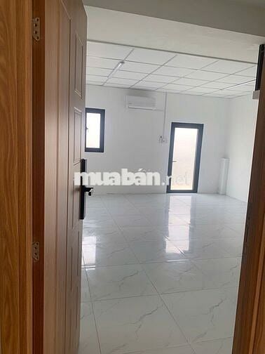 Cho thuê phòng trọ 33 m2 tại góc Phan Đăng Lưu và Nơ Trang Long