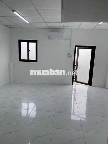 Cho thuê phòng trọ 33 m2 tại góc Phan Đăng Lưu và Nơ Trang Long