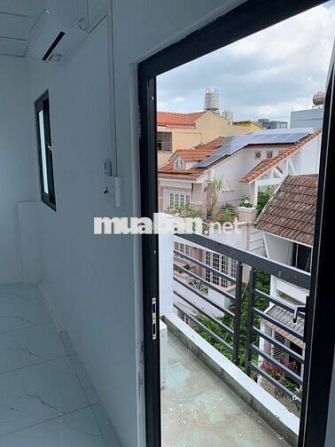 Cho thuê phòng trọ 33 m2 tại góc Phan Đăng Lưu và Nơ Trang Long