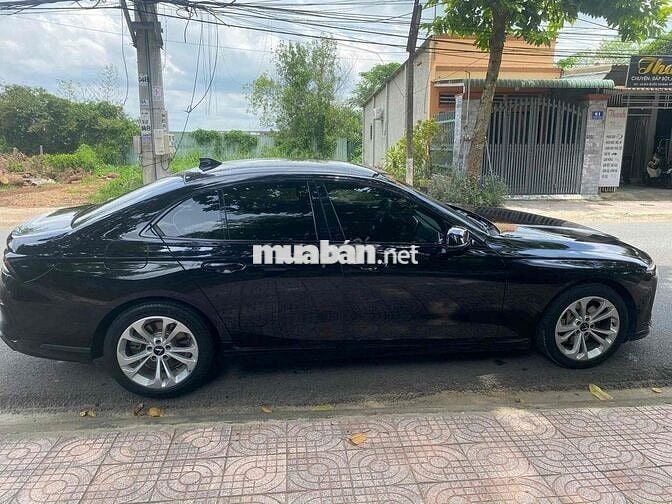 VinFast Lux A2.0 Turbo Đen 5 chỗ