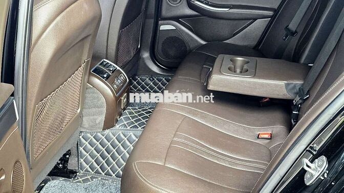 VinFast Lux A2.0 Plus 2021 Đen 15 vạn km