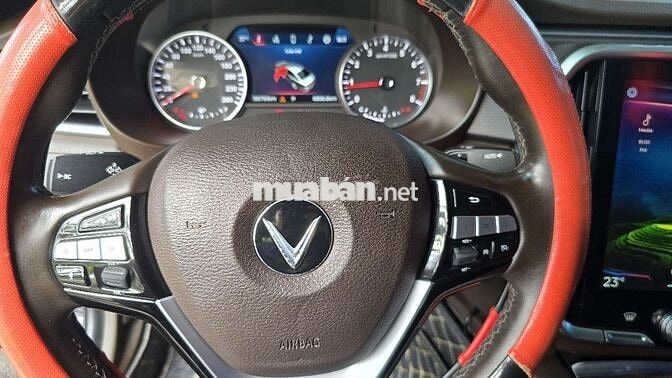 VinFast Lux A2.0 Plus 2021 Đen 15 vạn km