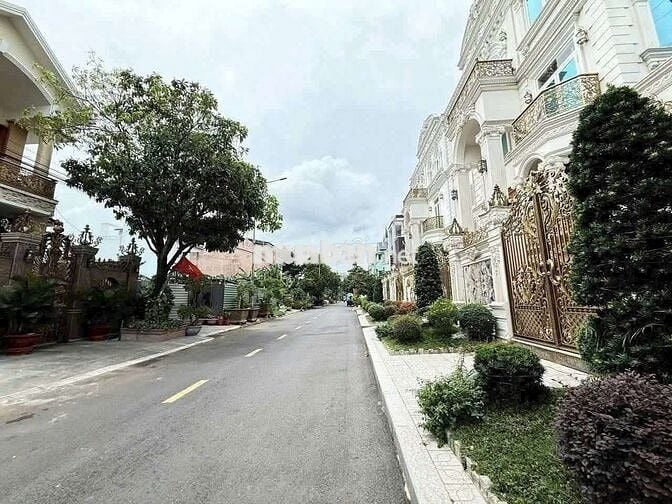Mấy lô đất biệt thự Ngang 10m KDC Phú Nhuận Lê Thị Riêng 
