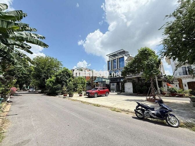 Mấy lô đất biệt thự Ngang 10m KDC Phú Nhuận Lê Thị Riêng 
