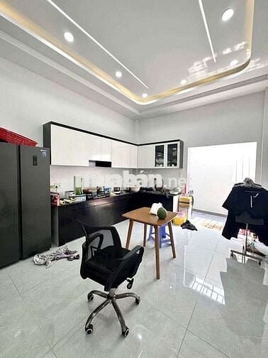 193/6 cao đạt hẻm 6m dt.4x15m 2 lầu 4 phòng 