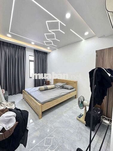 193/6 cao đạt hẻm 6m dt.4x15m 2 lầu 4 phòng 