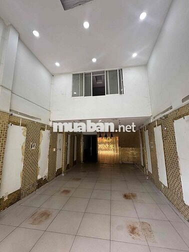 🏢 CHO THUÊ NHÀ MẶT TIỀN 📍 988 Trần Hưng Đạo, Phường Chợ Quán, TP. Hồ C