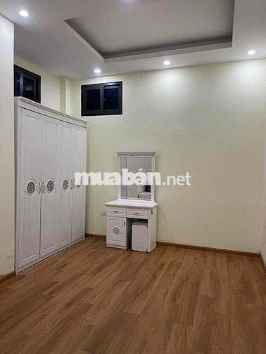 cho thuê cả nhà mới 35x5t phố Cự Lộc