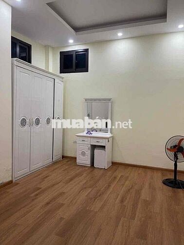 cho thuê cả nhà mới 35x5t phố Cự Lộc