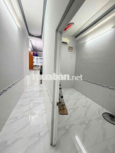 Nhà mới lầu 2pn 2 máy lạnh gần Vincom HV