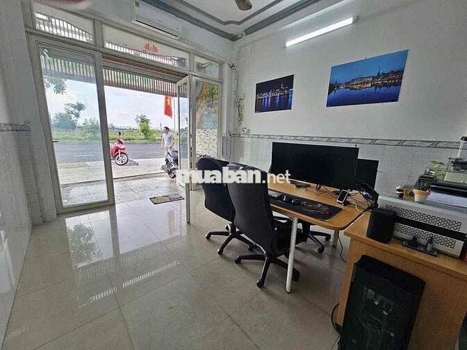 Mat tien C12 -Tân Bình - có vỉa hè - 1 trệt 2 lầu - kd tự do