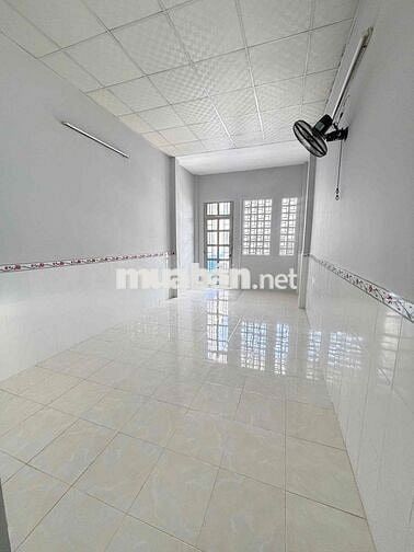 Nhà mới lầu 2pn 2 máy lạnh gần Vincom HV