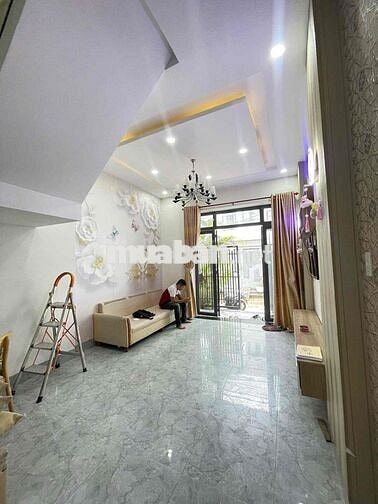 Nhà lầu full nội thất hẻm Đoàn Thị Điểm