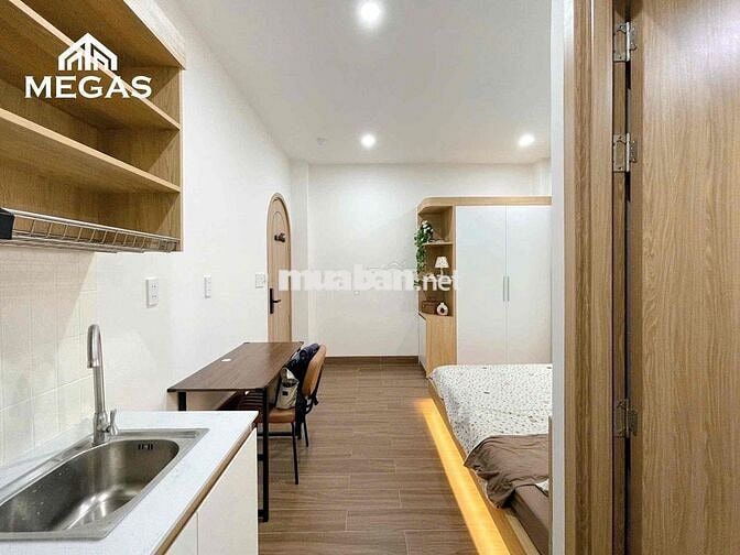 CĂN HỘ CAO CẤP _FULL NỘI THẤT_BAN CÔNG NẰM NGAY SÂN BAY