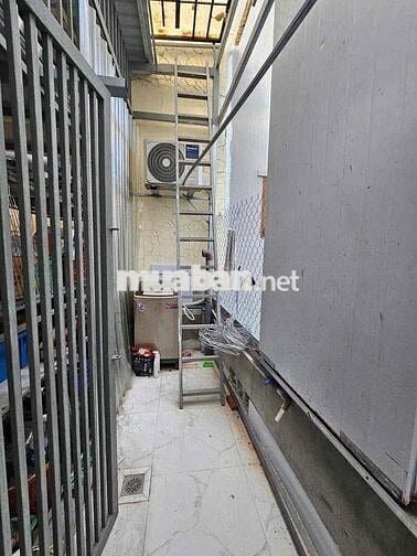 Mat tien C12 -Tân Bình - có vỉa hè - 1 trệt 2 lầu - kd tự do