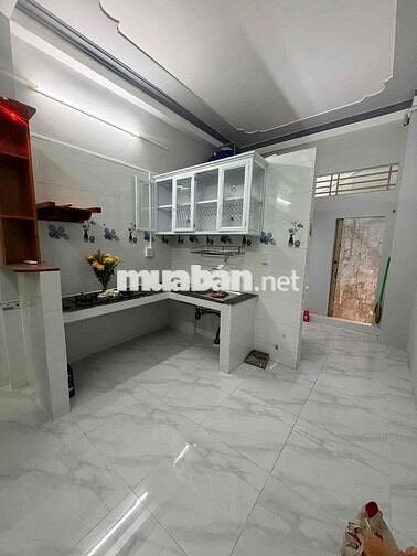 Nhà mới lầu 2pn 2 máy lạnh gần Vincom HV