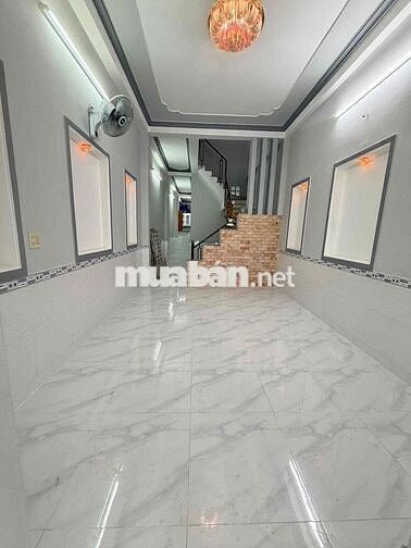 Nhà mới lầu 2pn 2 máy lạnh gần Vincom HV