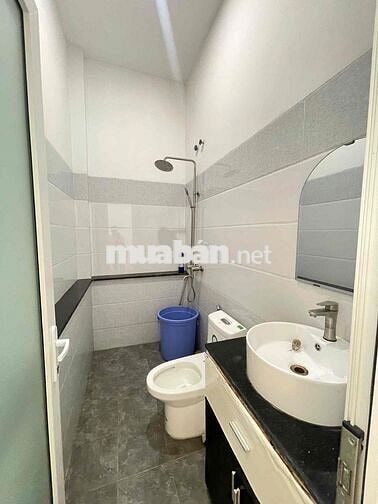 Nhà lầu full nội thất hẻm Đoàn Thị Điểm