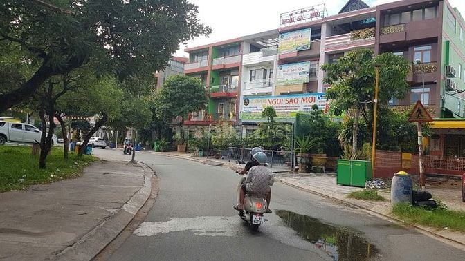 BÁN NHÀ DT 5 X 18M KẾ CHỢ BÌNH THÀNH ĐƯỜNG XE TẢI THÔNG GIÁ CHỈ 5.6 TỶ