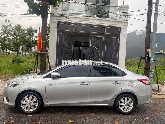 Toyota Vios Bạc Xe gia đình