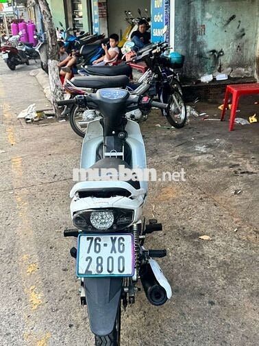 Yamaha Sirius Trắng xanh