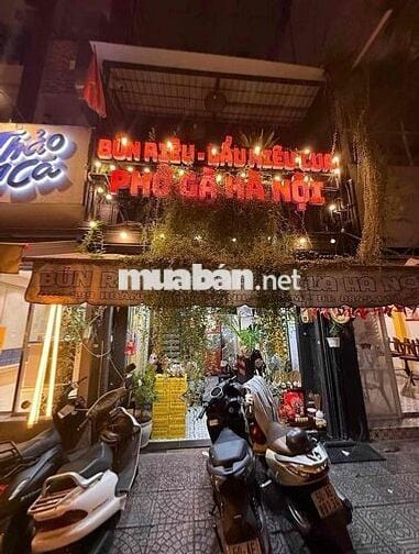 TUYỂN NHÂN VIÊN PHỤC VỤ QUÁN ĂN QUẬN 1