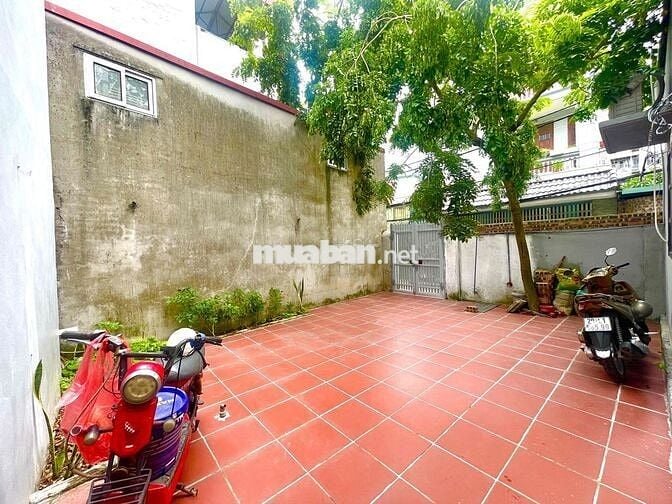 Cho thuê nhà Phúc Lợi dt100m - Nội thất đầy đủ - 100 ra chợ