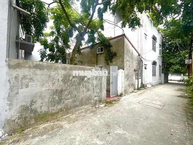 Cho thuê nhà Phúc Lợi dt100m - Nội thất đầy đủ - 100 ra chợ