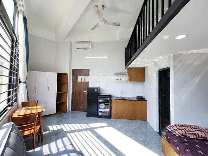 Phòng Gác Cao Cửa Sổ Trời Ngay Đại Học Văn Lang - Đại Học Công Nghiệp