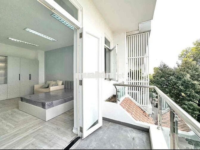 CĂN HỘ BALCON 1 PHÒNG NGỦ, MỚI 100% NGAY LÝ THƯỜNG KIỆT