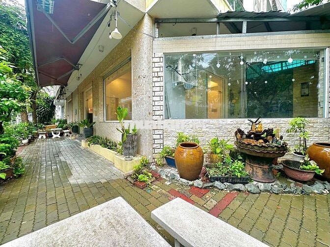 Căn 2PN1WC góc 2 mặt tiền + xe hơi đậu trước cửa