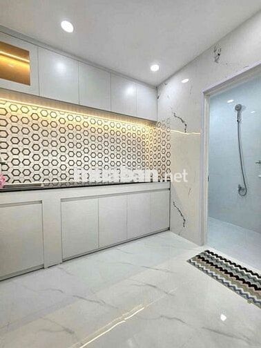 🔔🔔🔔nhà đẹp 1 lầu vào ở liền gần đường lớn xe hơi🔔🔔🔔