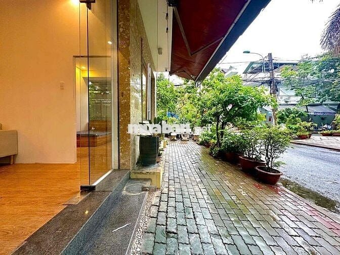 Căn 2PN1WC góc 2 mặt tiền + xe hơi đậu trước cửa