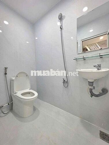 🔔🔔🔔nhà đẹp 1 lầu vào ở liền gần đường lớn xe hơi🔔🔔🔔
