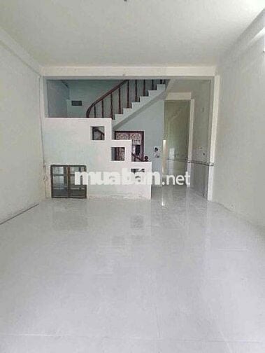 GẦN HOÀNG DIỆU 2- TRƯỜNG ĐH NGÂN HÀNG NHÀ 2 TẦNG 4 PN 2WC SÂN RỘNG
