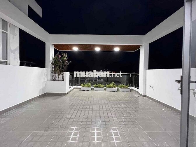 Nhà đẹp- sang- hiện đại, 5 phòng ngủ lớn, 5 lầu, Bình Thạnh