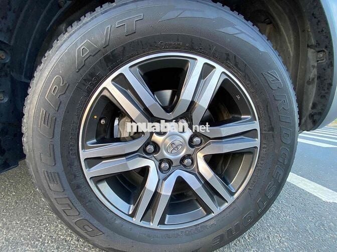 Toyota Fortuner 2019 Dầu Bạc 7 chỗ