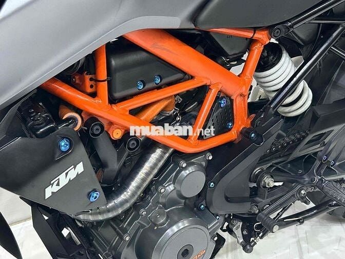 KTM DUKE 390