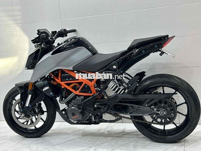 KTM DUKE 390