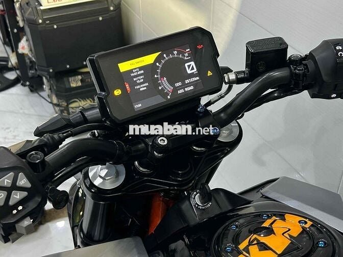 KTM DUKE 390