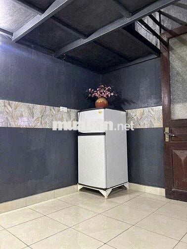 Cho thuê nhà riêng ngõ 279 Hoàng Mai - sát Feliz home -30m2 -2.5 tầng