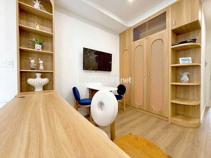 CĂN DUPLEX STUDIO BAN CÔNG HIỆN ĐẠI NGAY LÀNG ĐẠI HỌC, XA LỘ HÀ NỘI