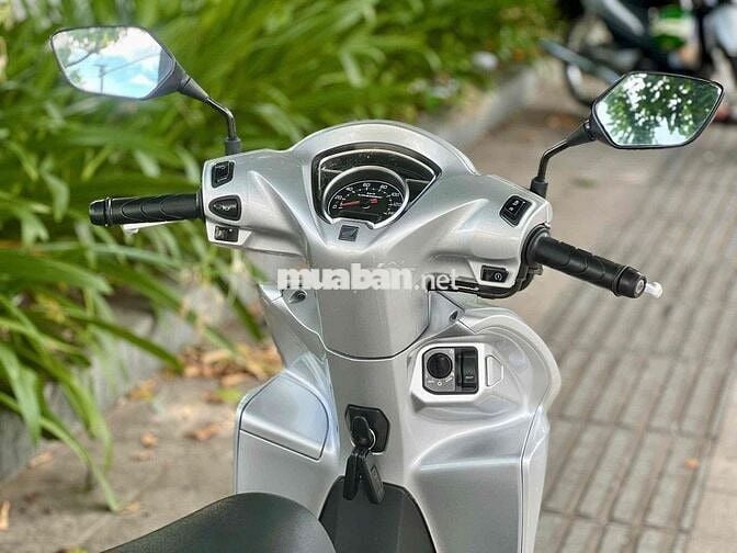 Honda Vision 2022 Bản đặc biệt Smartkey Bạc