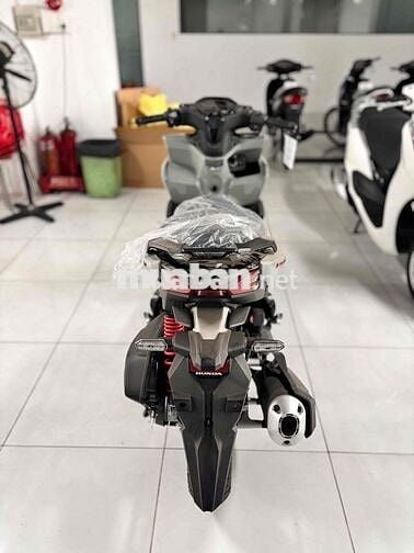 Honda Vario 160 Thể thao màu Bạc 2026 - NEW 100%