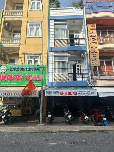 Cho thuê mặt bằng đường Đề Thám, tiện mở cửa hàng kinh doanh, showroom