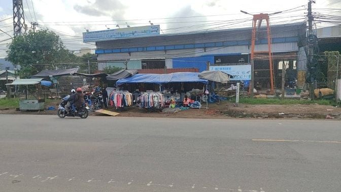  CHÍNH CHỦ CHO THUÊ ĐẤT MẶT TIỀN ĐỐI DIỆN CỔNG CHỢ BÀ RÉN MỚi